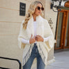 Poncho cardigan cachemire tricot épais ouvert devant col fourrure luxe quotidien