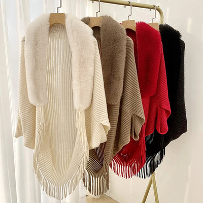 Cardigan poncho cachemire tricot épais ouvert col fourrure détail texture