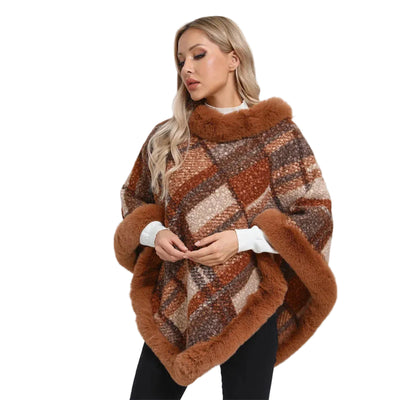 Poncho tricoté agneau-fourrure effet bouclé bordures fourrure col manches